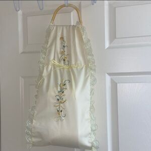Elegant Cream Hanging Bag with Embroidery